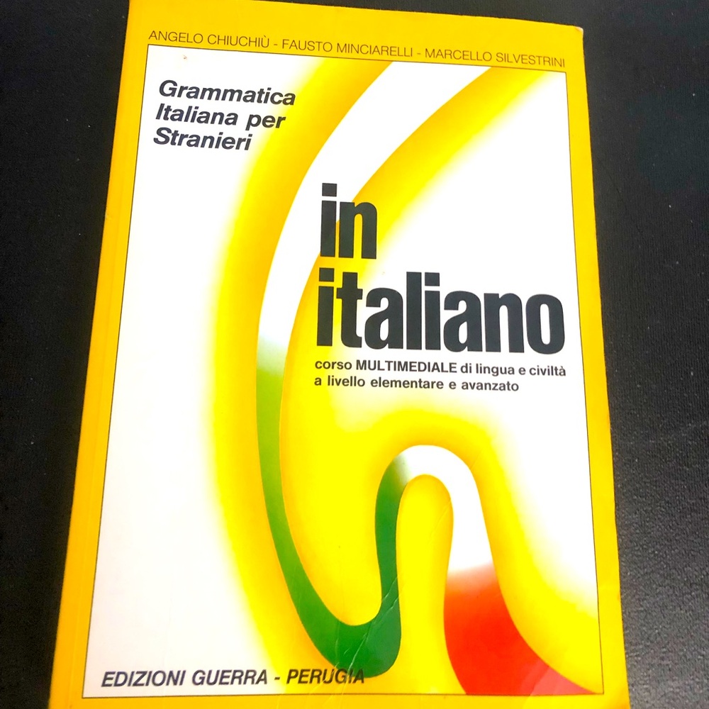 In italiano: Corso di lingua e civiltà a livello iniziale e avanzato